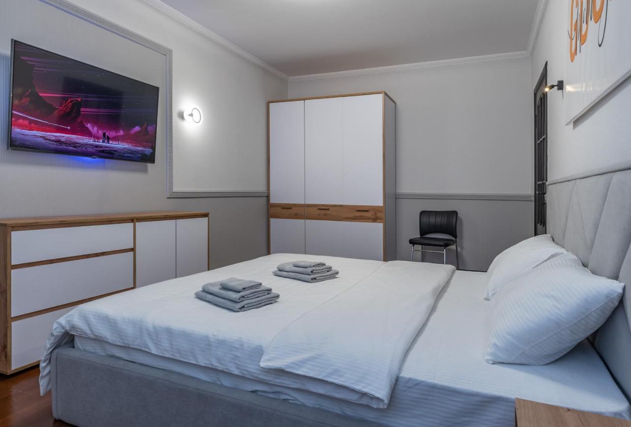 Modern 3 Bedroom Apartment Киев Экстерьер фото