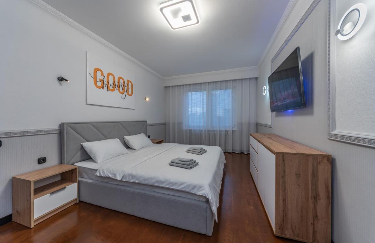 Modern 3 Bedroom Apartment Киев Экстерьер фото