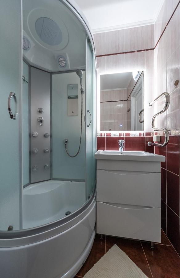 Modern 3 Bedroom Apartment Киев Экстерьер фото