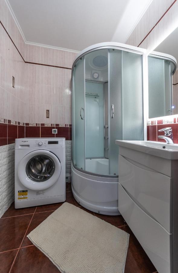 Modern 3 Bedroom Apartment Киев Экстерьер фото