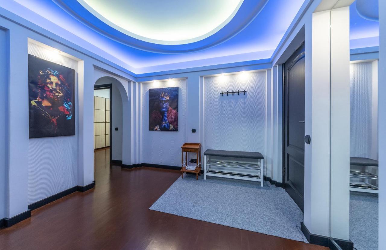 Modern 3 Bedroom Apartment Киев Экстерьер фото