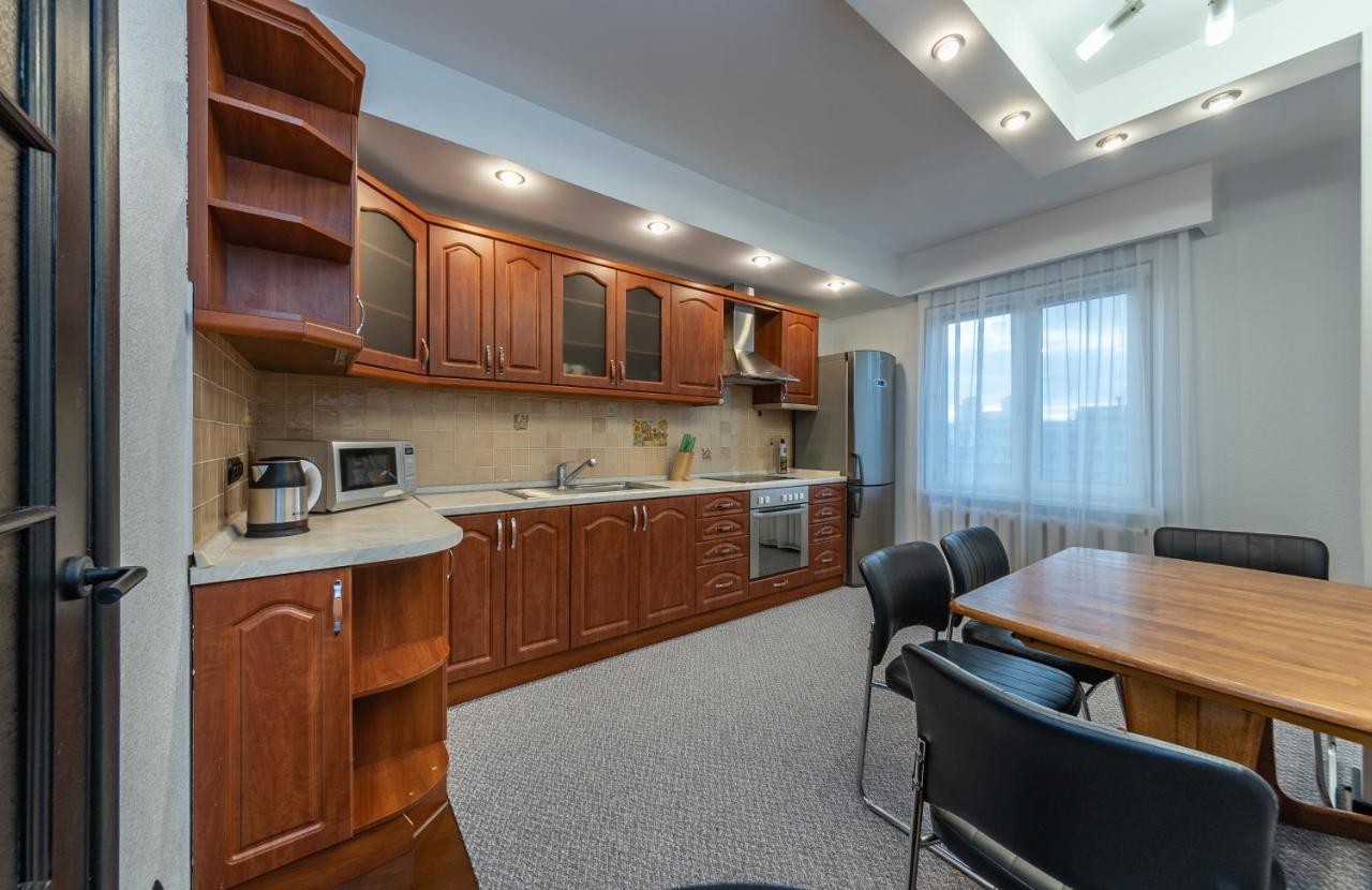 Modern 3 Bedroom Apartment Киев Экстерьер фото